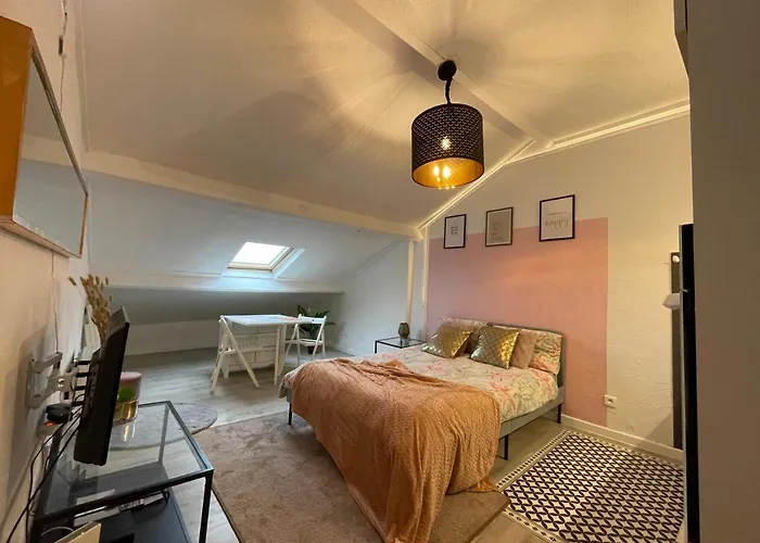 La Garde Studio Atypique Le Rocher, Climatisation, Belle Decoration